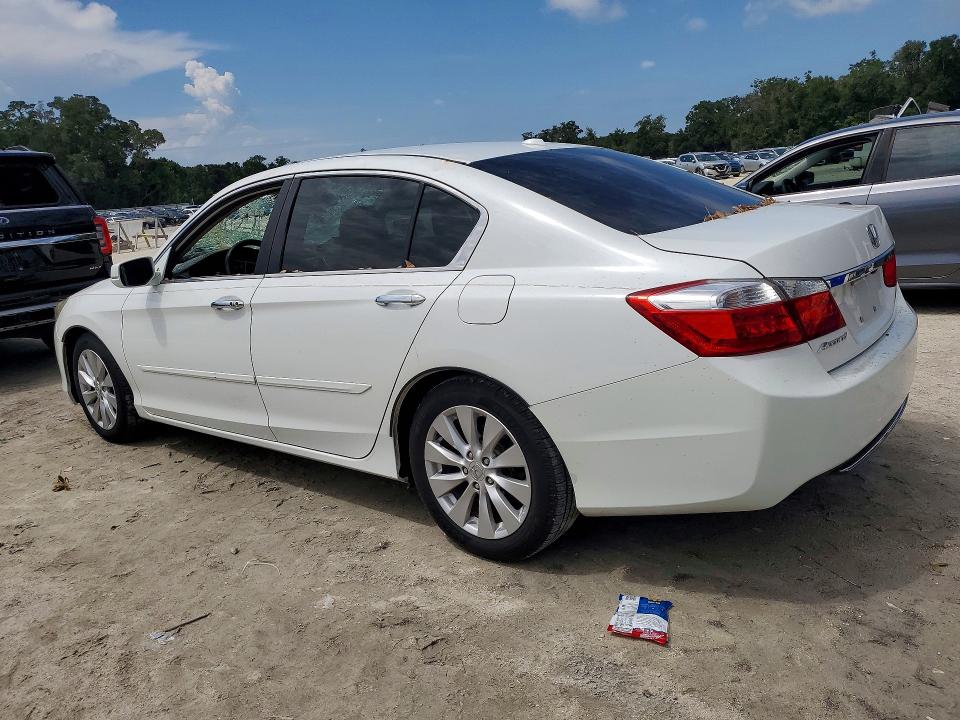 Photo 2 from auction – 2015 HONDA ACCORD with VIN 1HGCR2F84FA133571