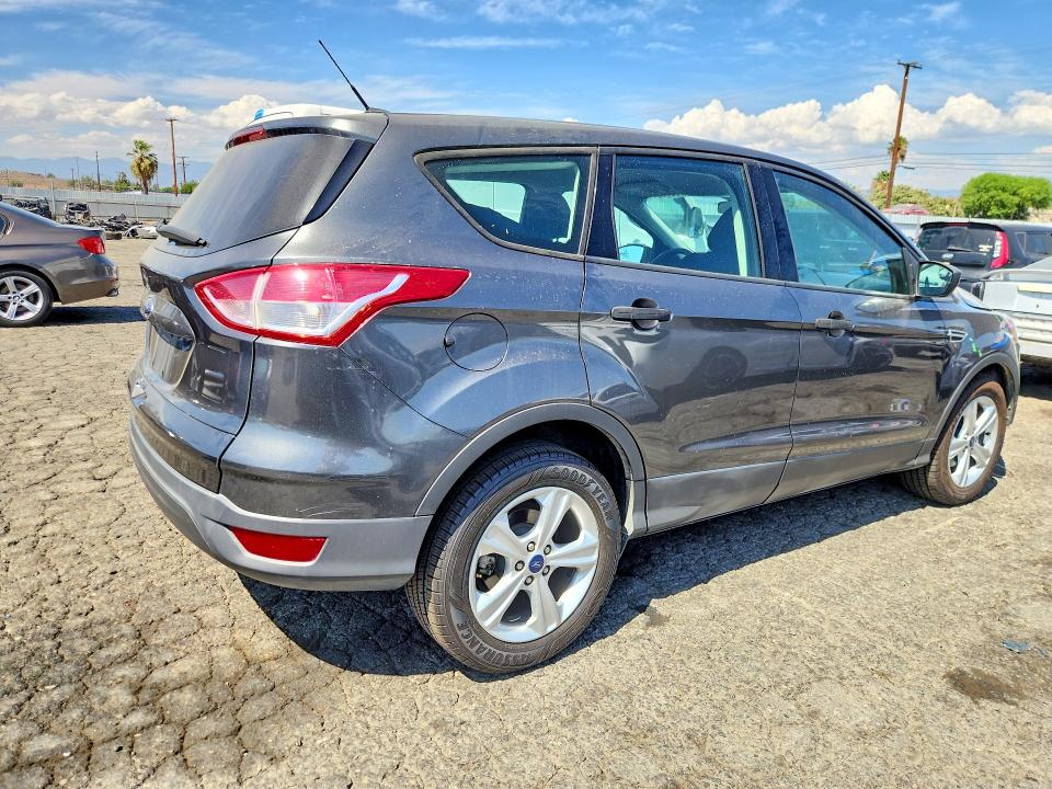 Photo 3 from auction – 2016 FORD ESCAPE with VIN 1FMCU0F73GUB83141
