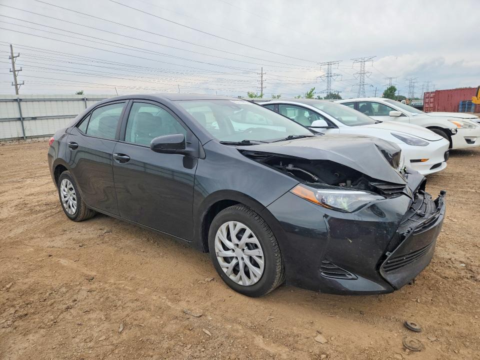 Photo 4 from auction – 2018 TOYOTA COROLLA with VIN 5YFBURHE8JP754370