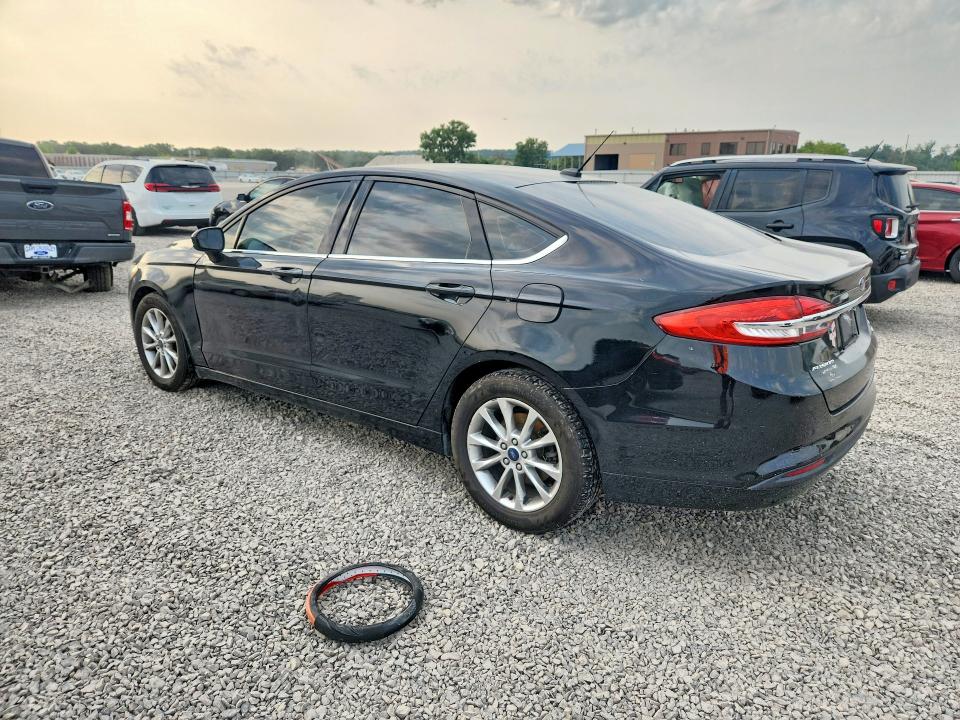 Photo 2 from auction – 2017 FORD FUSION with VIN 3FA6P0HD7HR247143