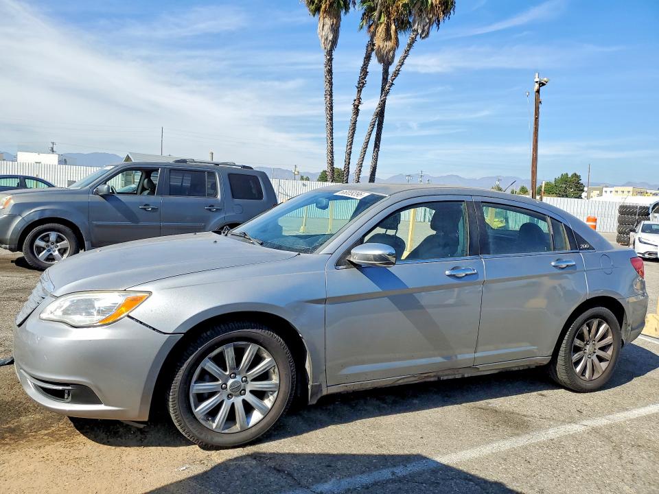 Снимка 1 от търг – 2013 CHRYSLER 200 с VIN 1C3CCBCG2DN573889