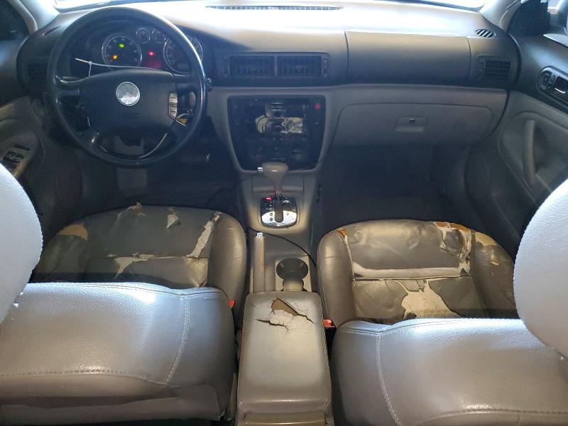 Photo 8 from auction – 2004 VOLKSWAGEN PASSAT with VIN WVWPD63BX4P143148