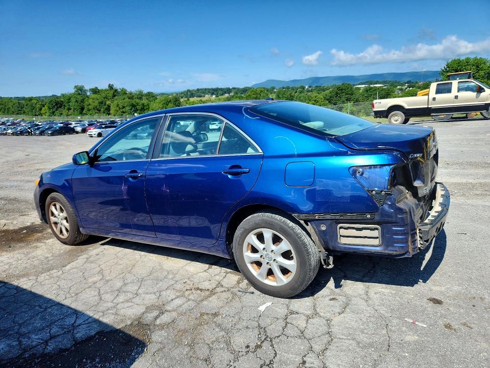 Zdjęcie 2 z aukcji – 2011 TOYOTA CAMRY z VIN 4T1BF3EK7BU629703