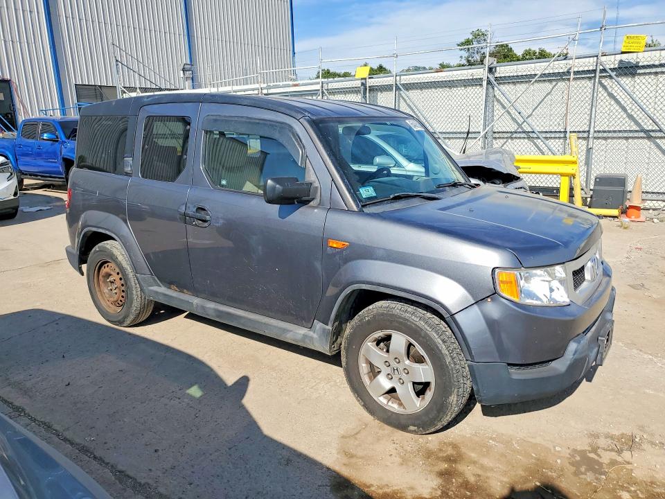 Photo 4 from auction – 2010 HONDA ELEMENT with VIN 5J6YH1H33AL004585