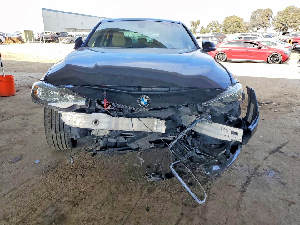 Photo 5 from auction – 2016 BMW 320 with VIN WBA8A9C55GK616624