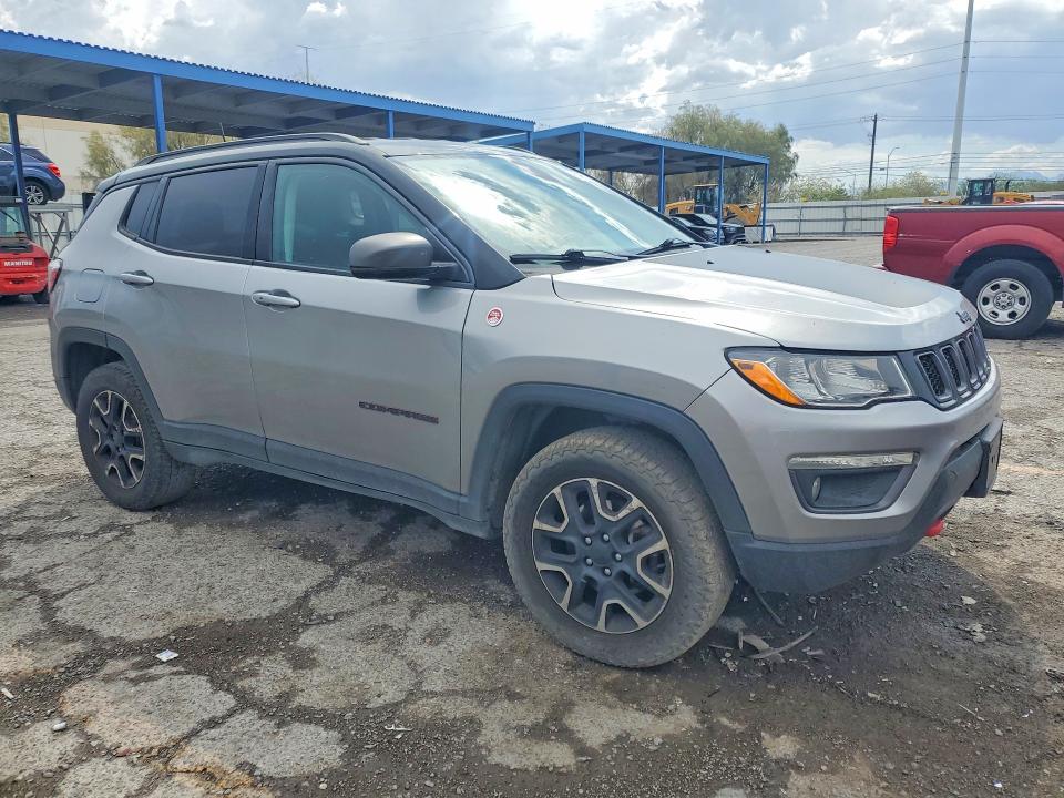 Photo 4 from auction – 2019 JEEP COMPASS with VIN 3C4NJDDB5KT790472
