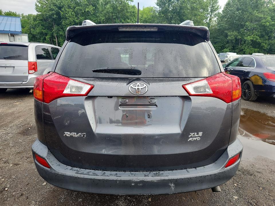 Photo 6 from auction – 2013 TOYOTA RAV4 with VIN JTMRFREV0D5002595