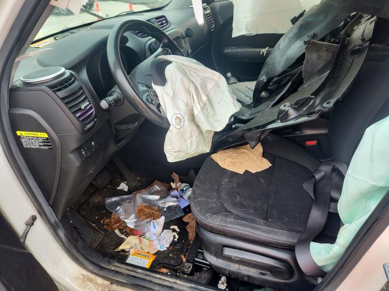 Photo 7 from auction – 2015 KIA SOUL with VIN KNDJN2A22F7159247
