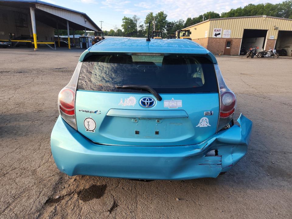 Photo 6 from auction – 2014 TOYOTA PRIUS C with VIN JTDKDTB33E1081504