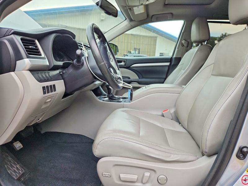 Photo 7 from auction – 2015 TOYOTA HIGHLANDER with VIN 5TDJKRFHXFS089386