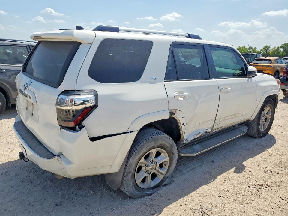 Photo 3 from auction – 2020 TOYOTA 4RUNNER with VIN JTEZU5JR2L5216571