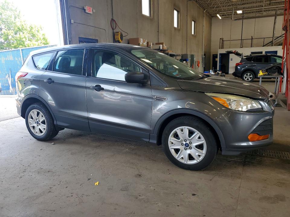 Photo 4 from auction – 2015 FORD ESCAPE with VIN 1FMCU0F77FUA21110