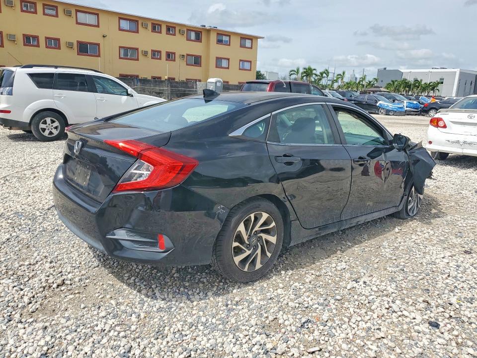 Photo 3 from auction – 2018 HONDA CIVIC with VIN 2HGFC2F75JH563058