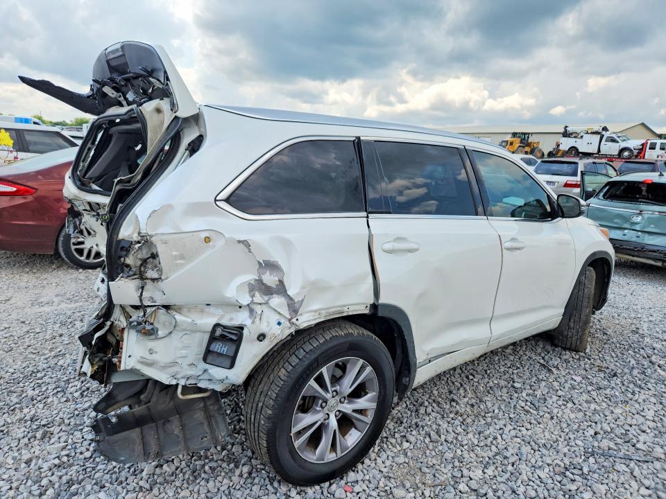 Photo 3 from auction – 2015 TOYOTA HIGHLANDER with VIN 5TDKKRFH3FS047162