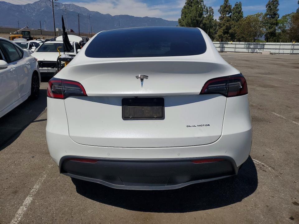 Photo 6 from auction – 2021 TESLA MODEL Y with VIN 5YJYGAEE4MF189199
