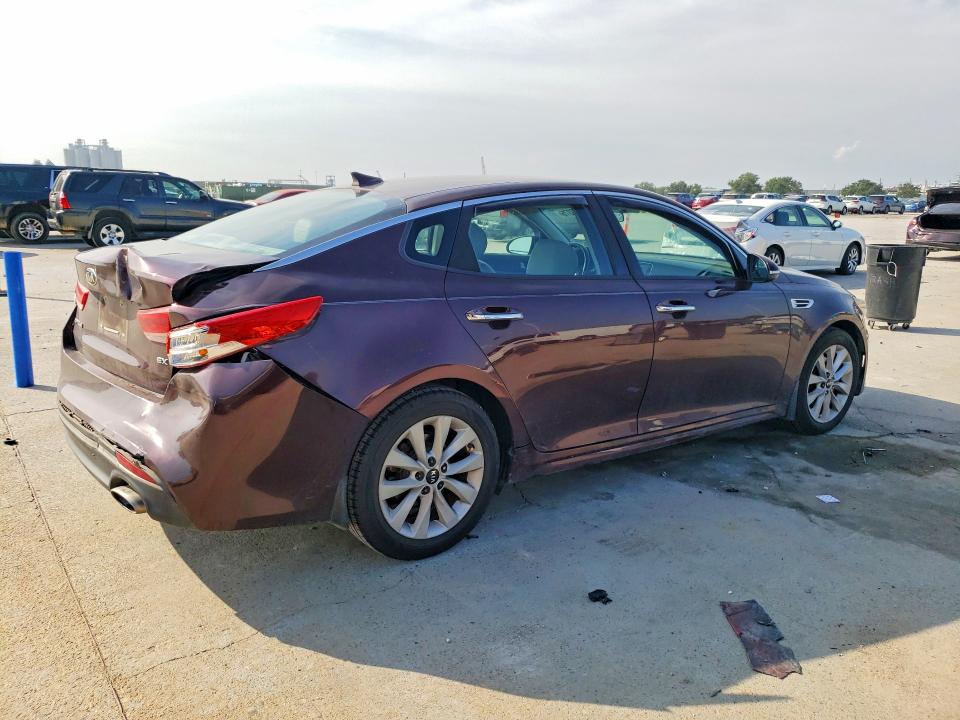 Photo 3 from auction – 2016 KIA OPTIMA with VIN 5XXGU4L33GG012782