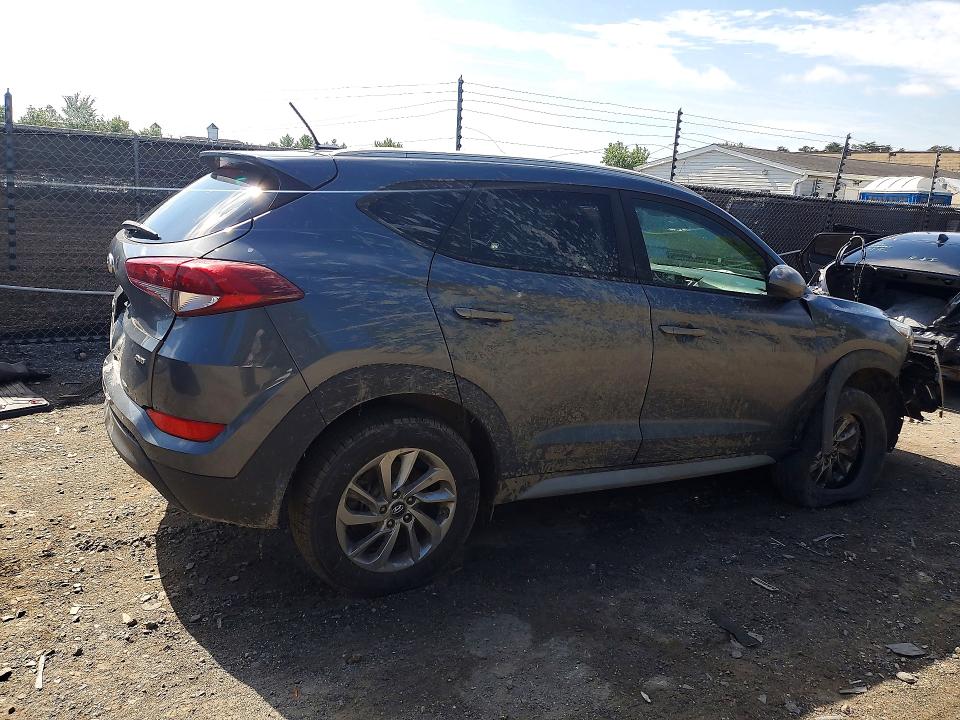 Photo 3 from auction – 2017 HYUNDAI TUCSON with VIN KM8J3CA44HU502492
