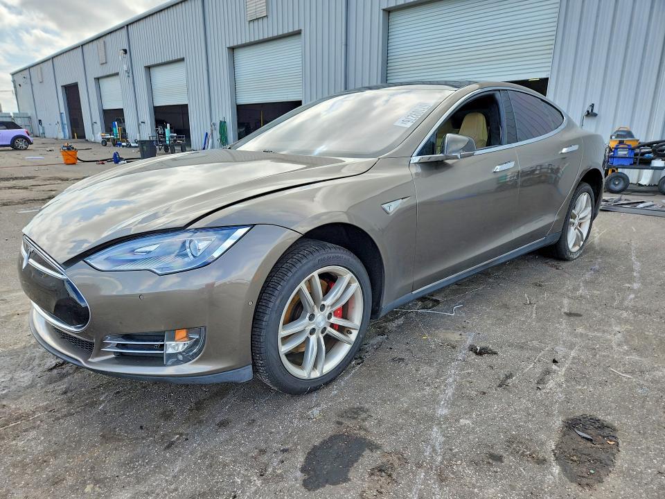 TESLA MODEL S 2015 with VIN 5YJSA1H45FF089187 - Photo from auction