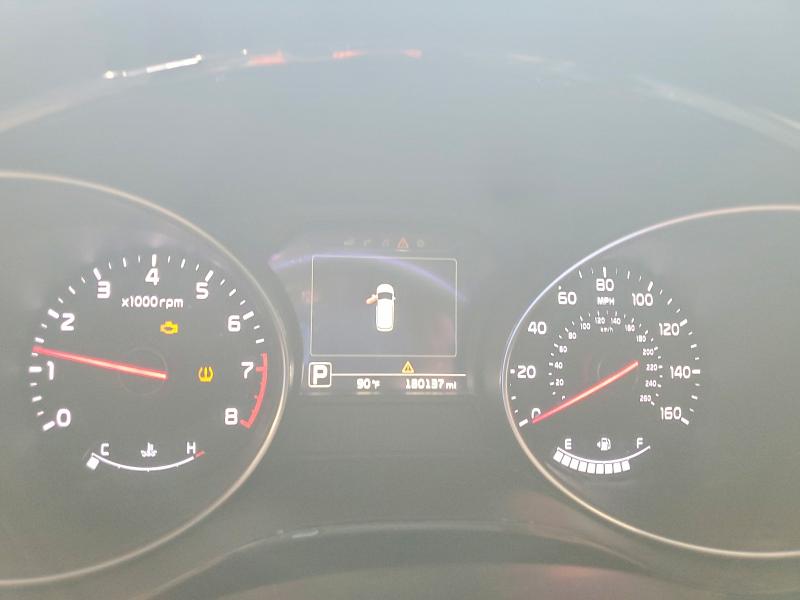 Photo 9 from auction – 2015 KIA SEDONA with VIN KNDMC5C12F6037843