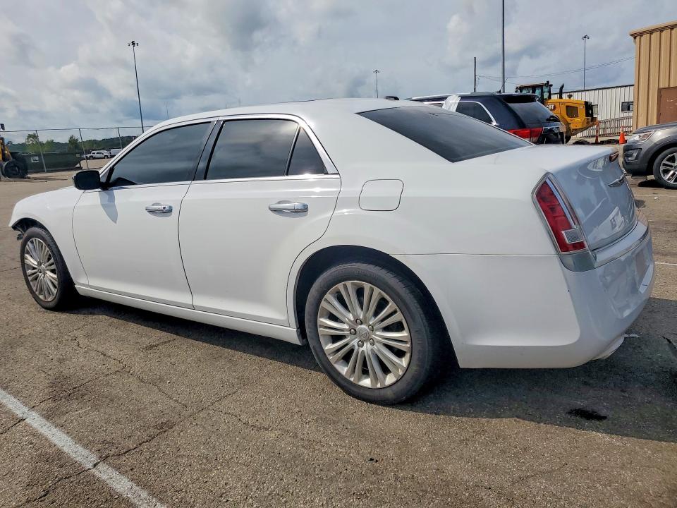 Photo 2 from auction – 2013 CHRYSLER 300C with VIN 2C3CCAST2DH595389