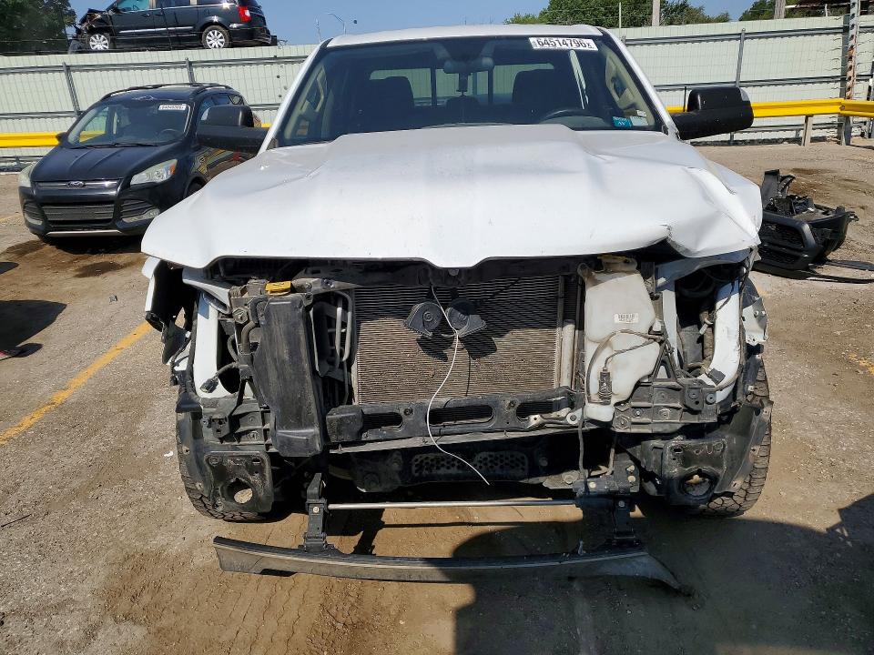 Zdjęcie 5 z aukcji – 2019 RAM 1500 z VIN 1C6RREGTXKN650803