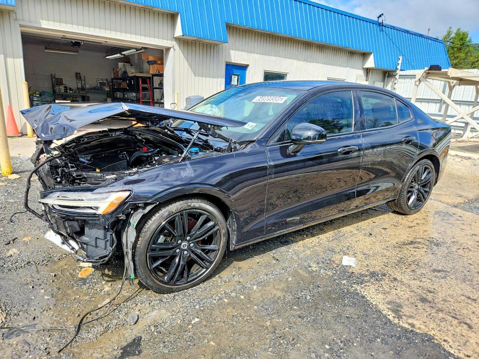 VOLVO S60 2023 مع رقم تعريف المركبة 7JRL12FT0PG252194 - صورة من المزاد