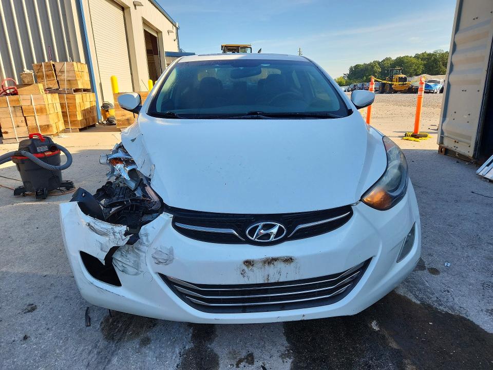 Photo 5 from auction – 2012 HYUNDAI ELANTRA with VIN 5NPDH4AE5CH081886