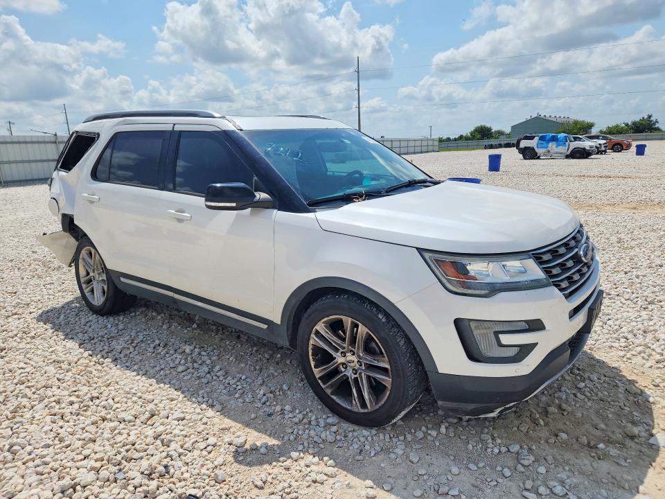 Photo 4 from auction – 2017 FORD EXPLORER with VIN 1FM5K7D86HGA27212