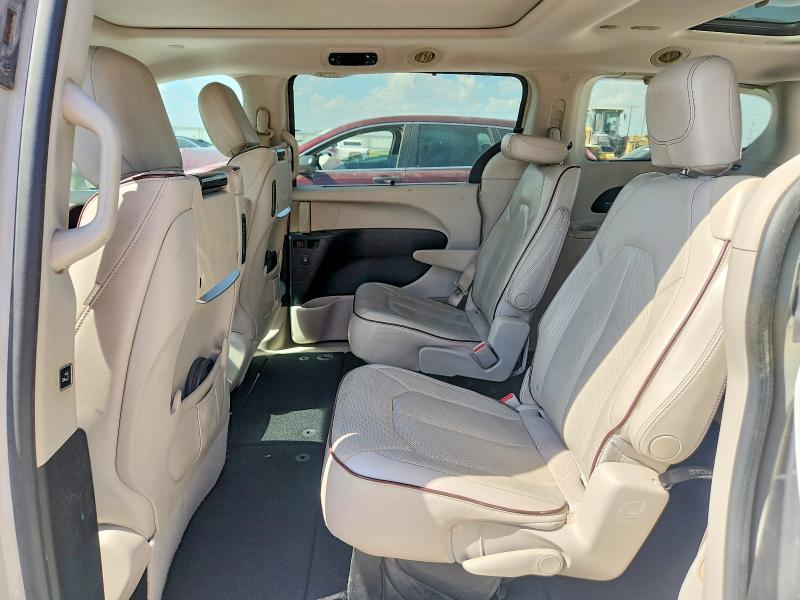 Photo 11 from auction – 2017 CHRYSLER PACIFICA with VIN 2C4RC1GG5HR564932