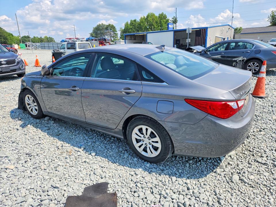 Photo 2 from auction – 2012 HYUNDAI SONATA with VIN 5NPEB4AC7CH472476