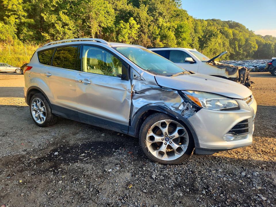 Photo 4 from auction – 2015 FORD ESCAPE with VIN 1FMCU0JX4FUB55113