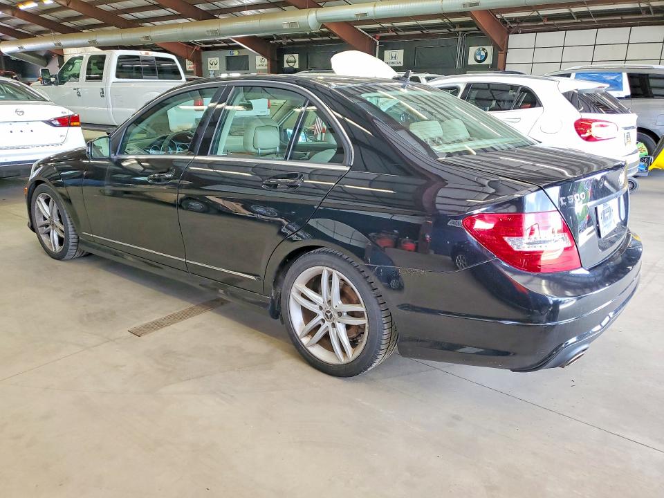 Photo 2 from auction – 2012 MERCEDES-BENZ C with VIN WDDGF8BB2CA704943
