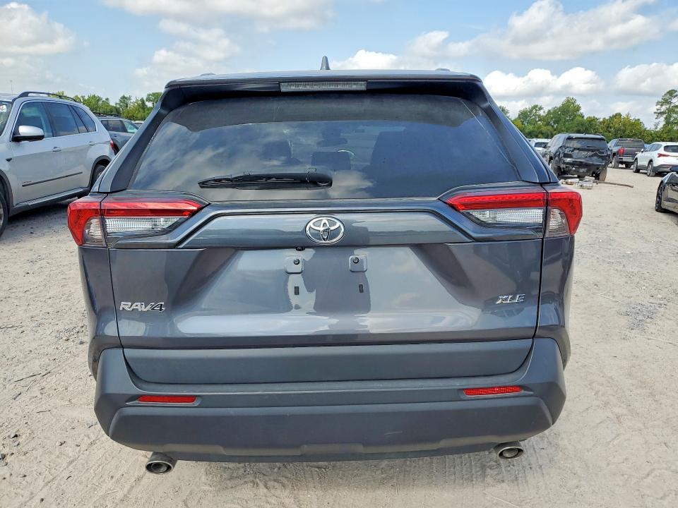 Photo 6 from auction – 2023 TOYOTA RAV4 with VIN 2T3C1RFV7PW254053