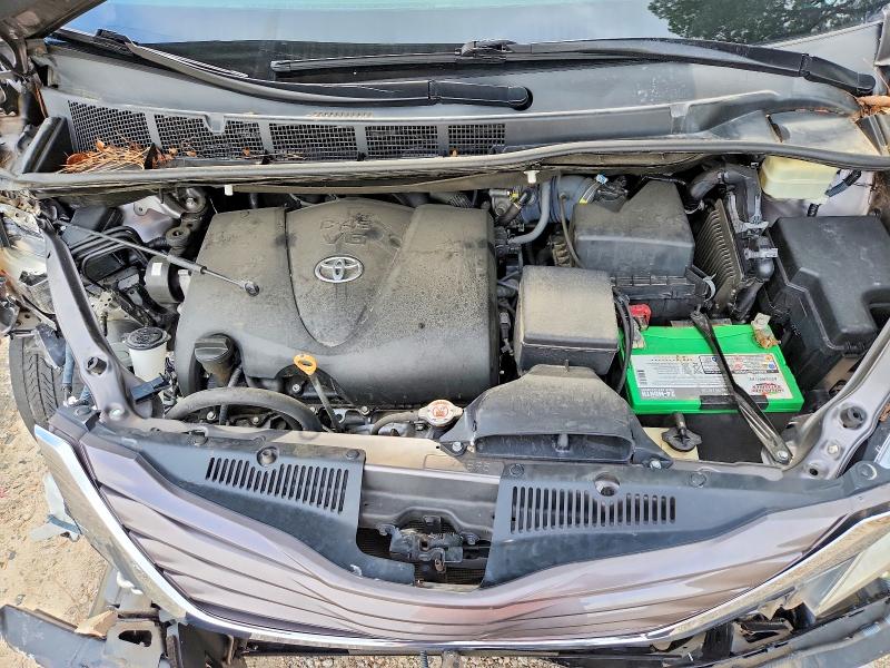 Photo 12 from auction – 2017 TOYOTA SIENNA with VIN 5TDKZ3DC8HS853565