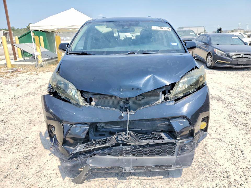 Photo 5 from auction – 2018 TOYOTA SIENNA with VIN 5TDXZ3DC5JS915399