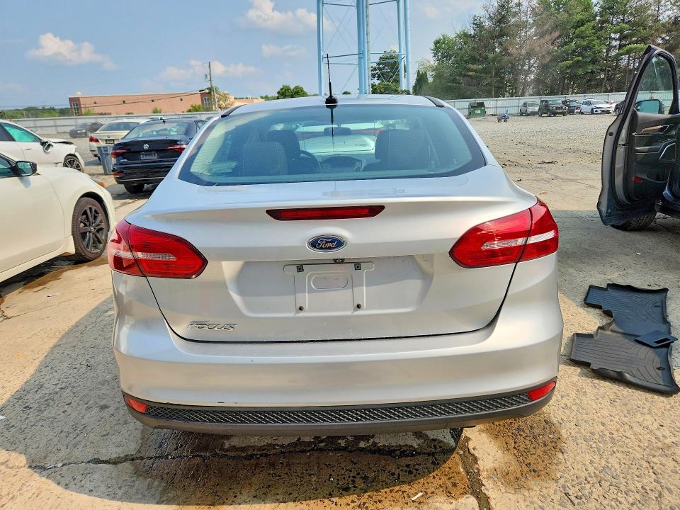 Photo 6 from auction – 2017 FORD FOCUS with VIN 1FADP3E26HL335675