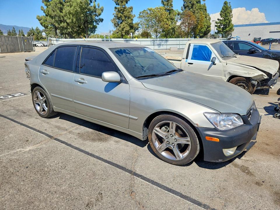 Photo 4 from auction – 2005 LEXUS IS 300 with VIN JTHBD192050095365