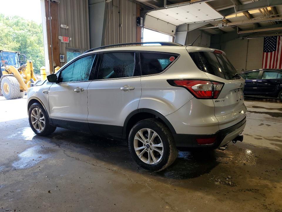 Photo 2 from auction – 2018 FORD ESCAPE with VIN 1FMCU9GD5JUA49778