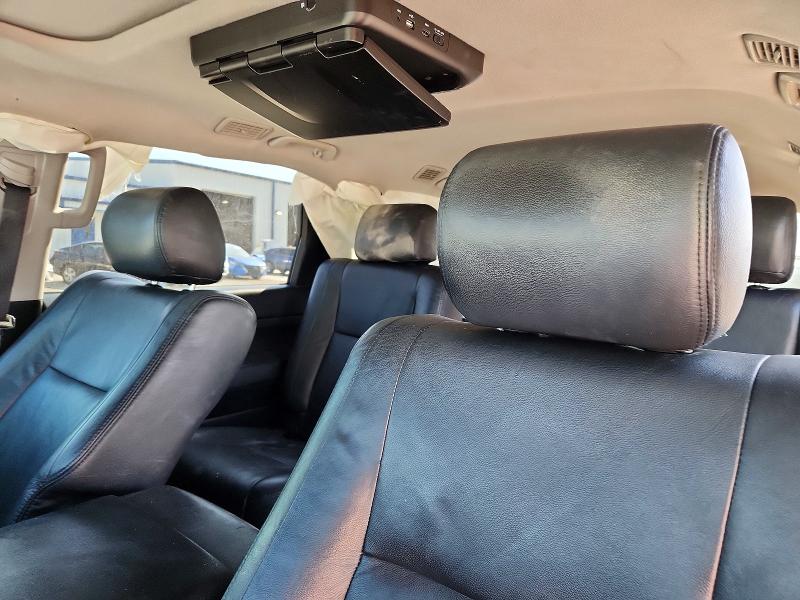 Photo 10 from auction – 2011 TOYOTA SEQUOIA with VIN 5TDZY5G16BS034682