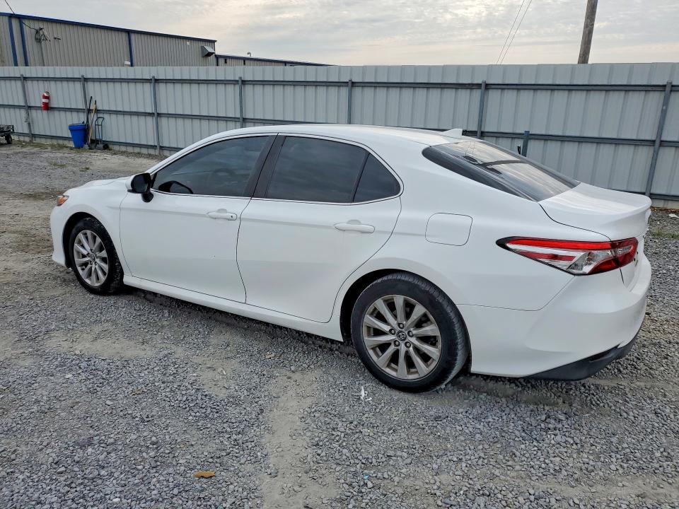 Photo 2 from auction – 2020 TOYOTA CAMRY with VIN 4T1C11AK2LU899954