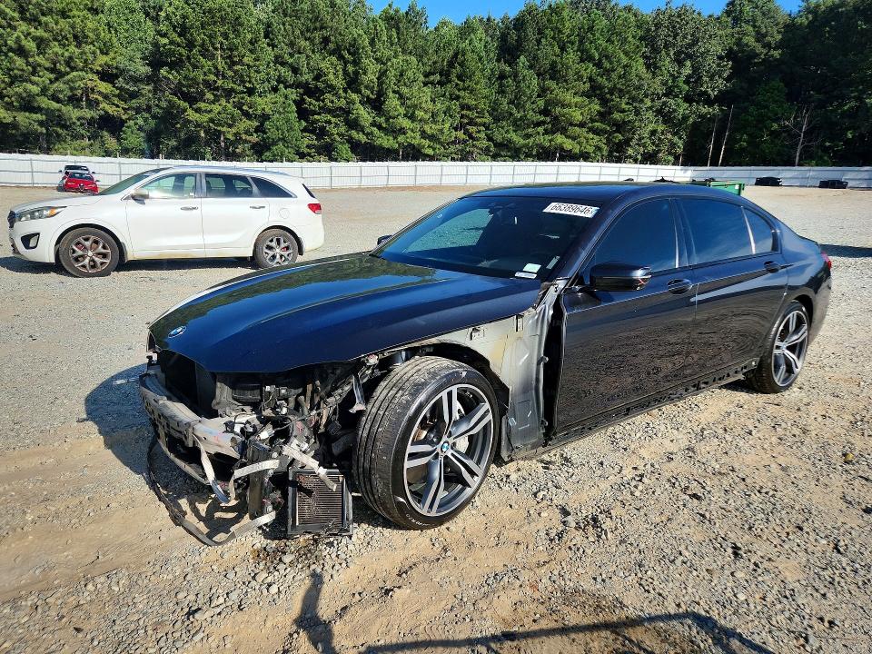 BMW 750 2017 مع رقم تعريف المركبة WBA7F0C36HGM21935 - صورة من المزاد