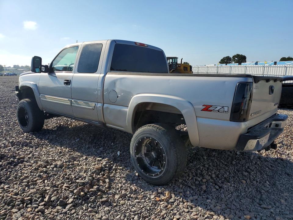 Photo 2 from auction – 2004 CHEVROLET SILVERADO with VIN 2GCEK19T341169166