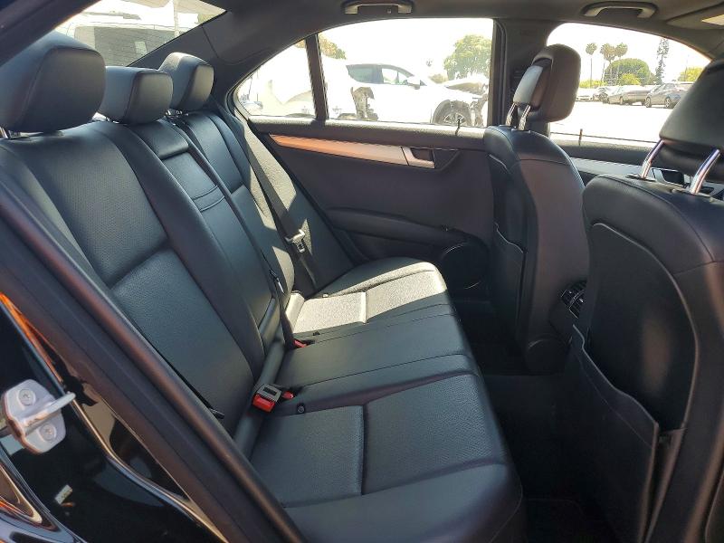 Photo 10 from auction – 2013 MERCEDES-BENZ C with VIN WDDGF4HB2DR244203
