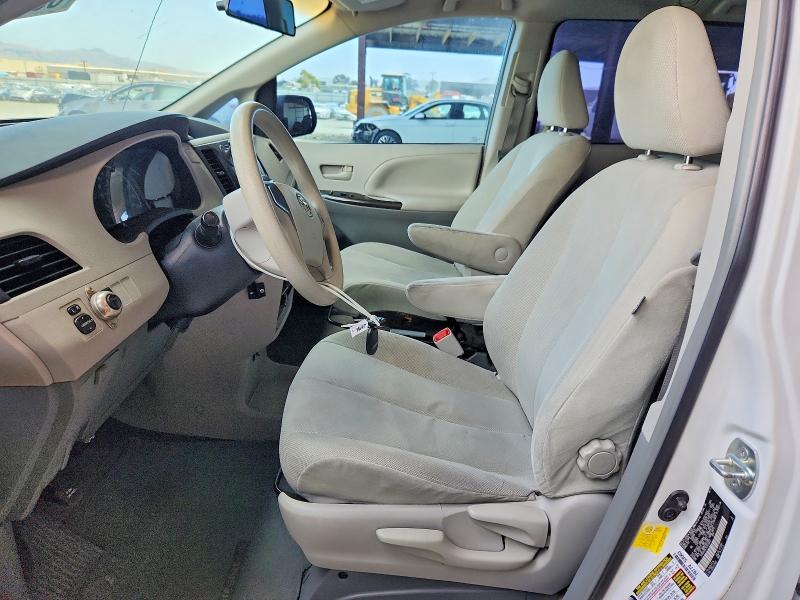 Photo 7 from auction – 2012 TOYOTA SIENNA with VIN 5TDKA3DC1CS015877