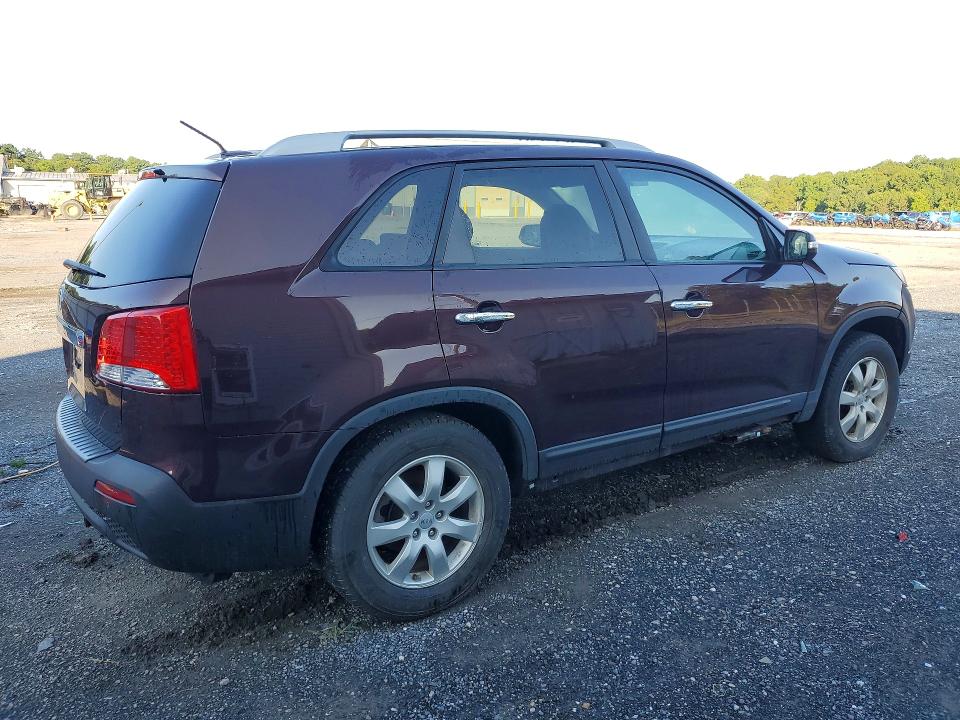Photo 3 from auction – 2012 KIA SORENTO with VIN 5XYKT3A69CG241655