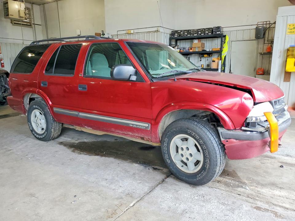 Photo 4 from auction – 2000 CHEVROLET BLAZER with VIN 1GNDT13W2Y2341941