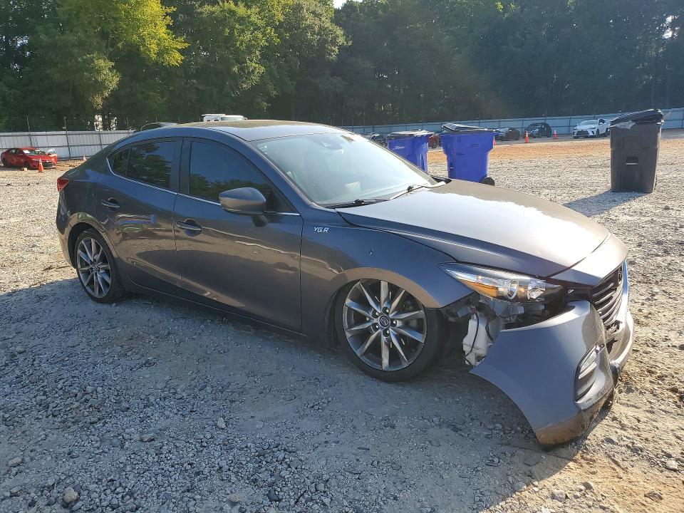 Photo 4 from auction – 2018 MAZDA 3 with VIN 3MZBN1V30JM252653