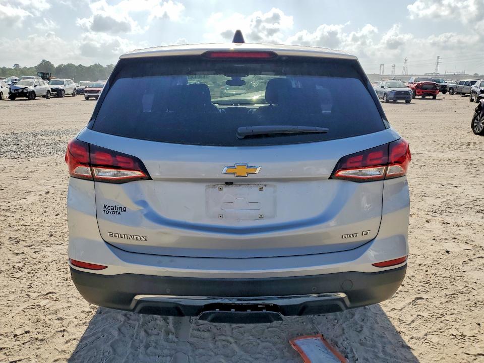 Photo 6 from auction – 2022 CHEVROLET EQUINOX with VIN 2GNAXTEV9N6142200