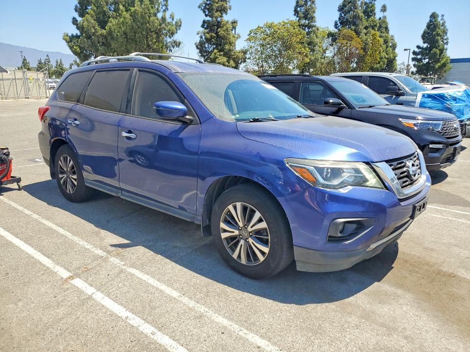 Photo 4 from auction – 2017 NISSAN PATHFINDER with VIN 5N1DR2MN1HC666685