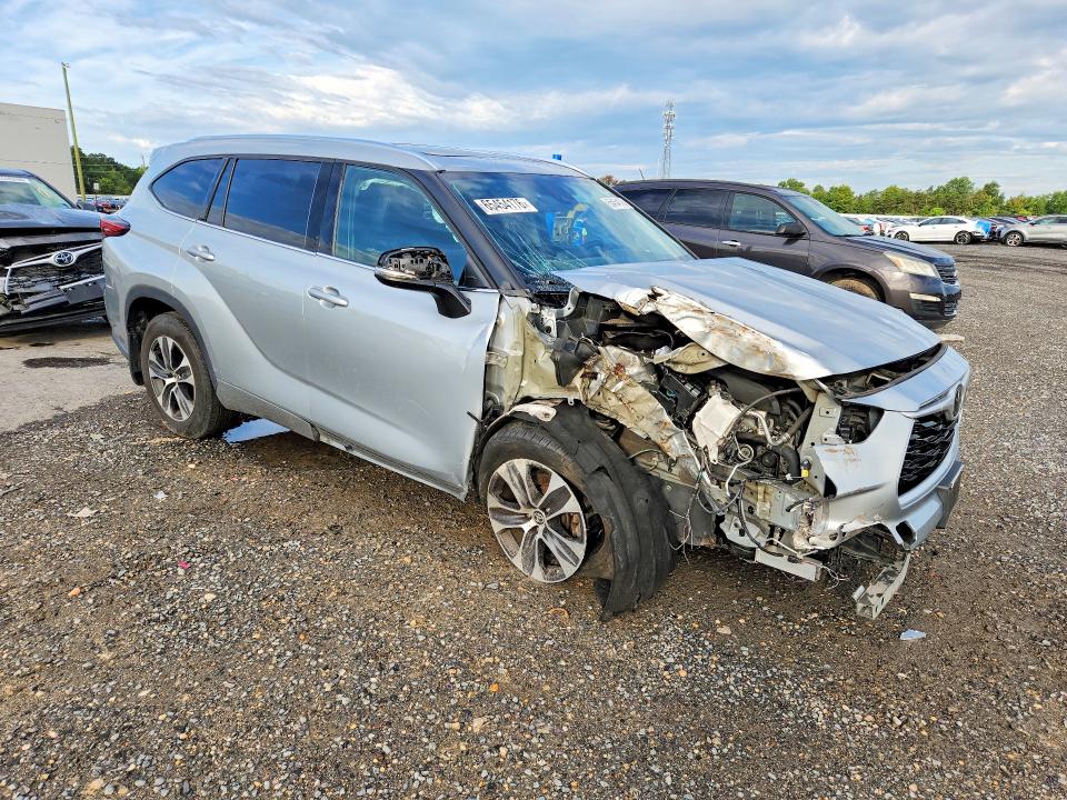 Photo 4 from auction – 2020 TOYOTA HIGHLANDER with VIN 5TDHZRBH5LS501015